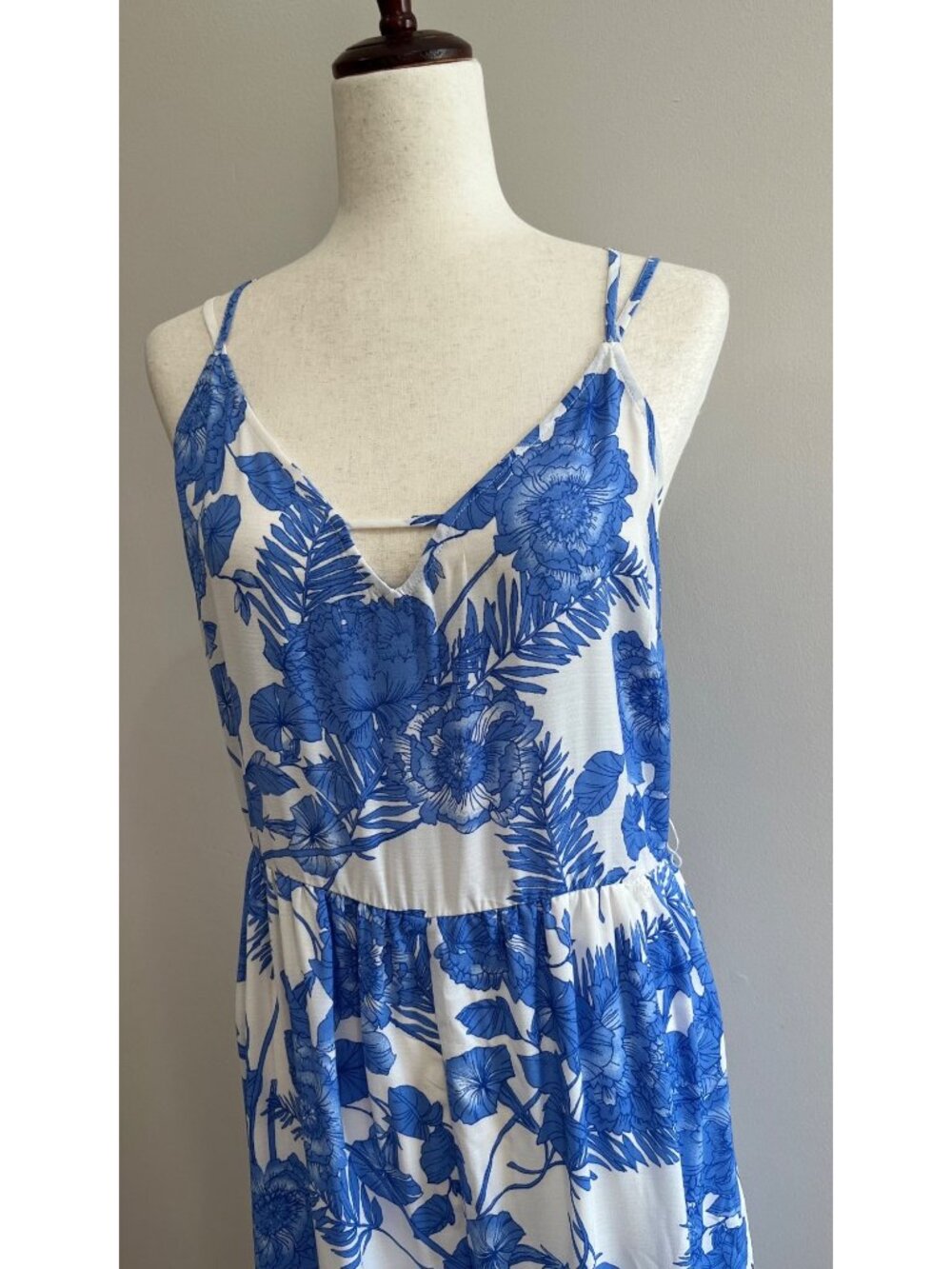 My Michelle Wide Leg Romper Juniors 15 Blue Floral Sleeveless Resort Wear - Picture 11 of 11